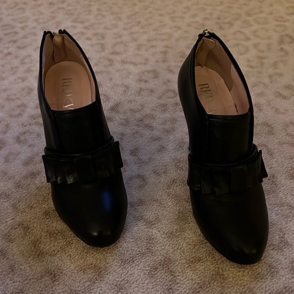Valentino red size 36 black leather ankle booties
